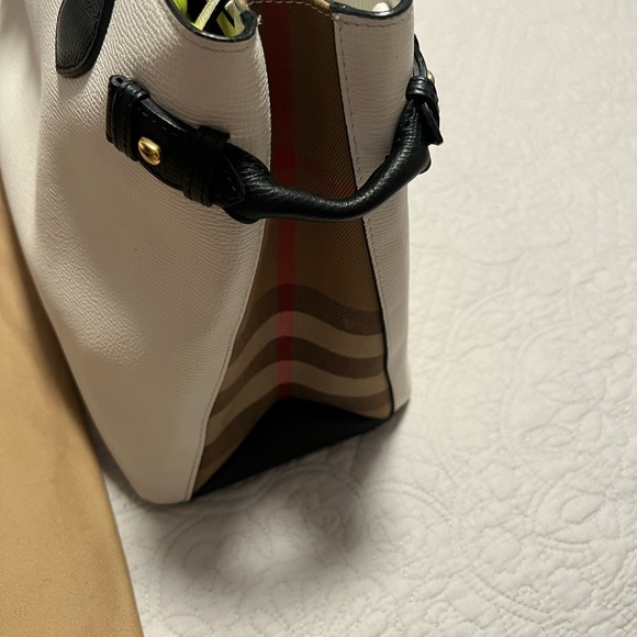 Burberry Bicolour Medium Banner Tote House Check Derby